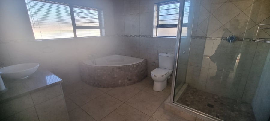 4 Bedroom Property for Sale in Country Club Western Cape